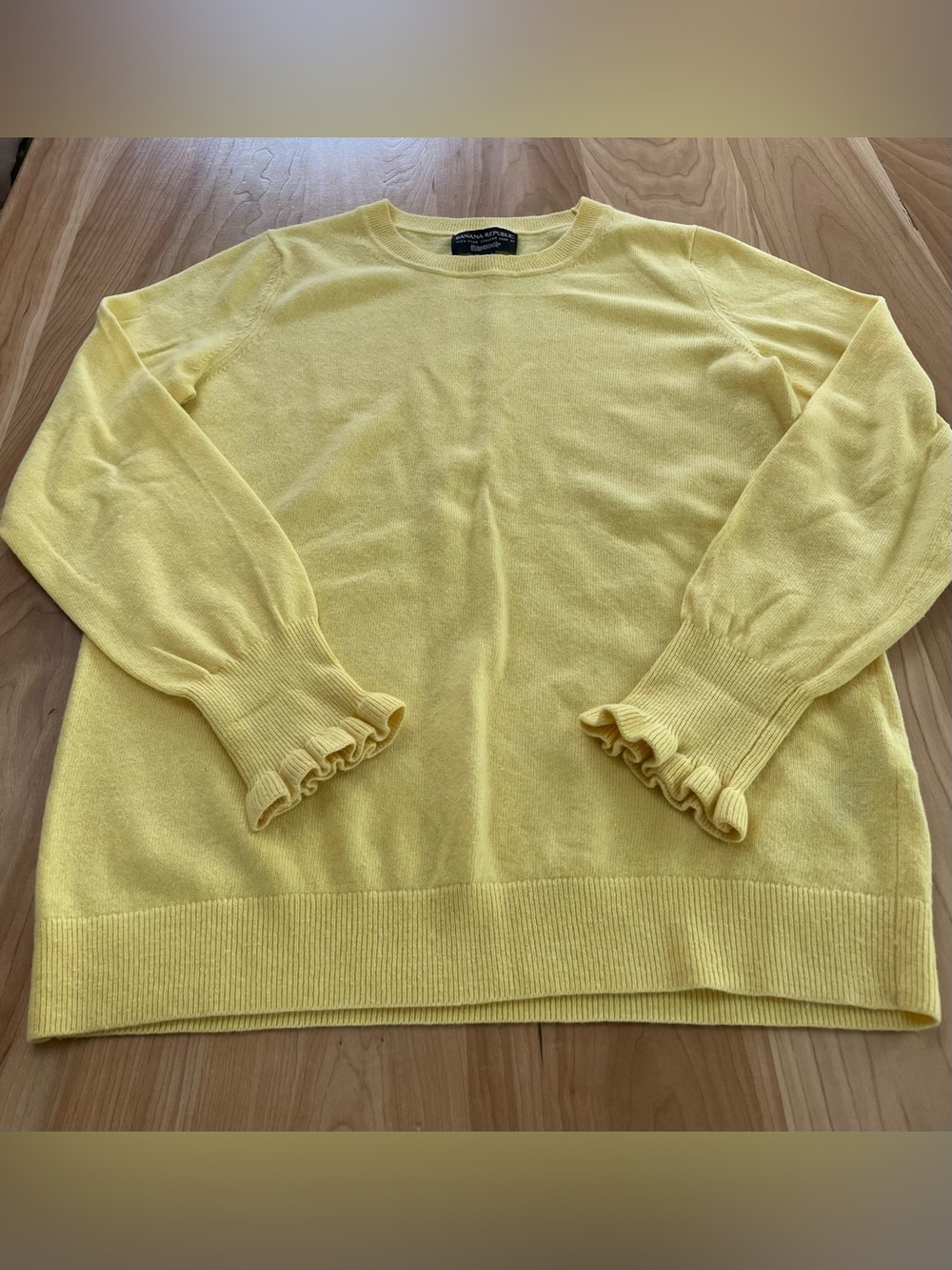 Banana Republic Medium Yellow Ruffle Cuff Sweater Filpucci Merino Cashmere Mix